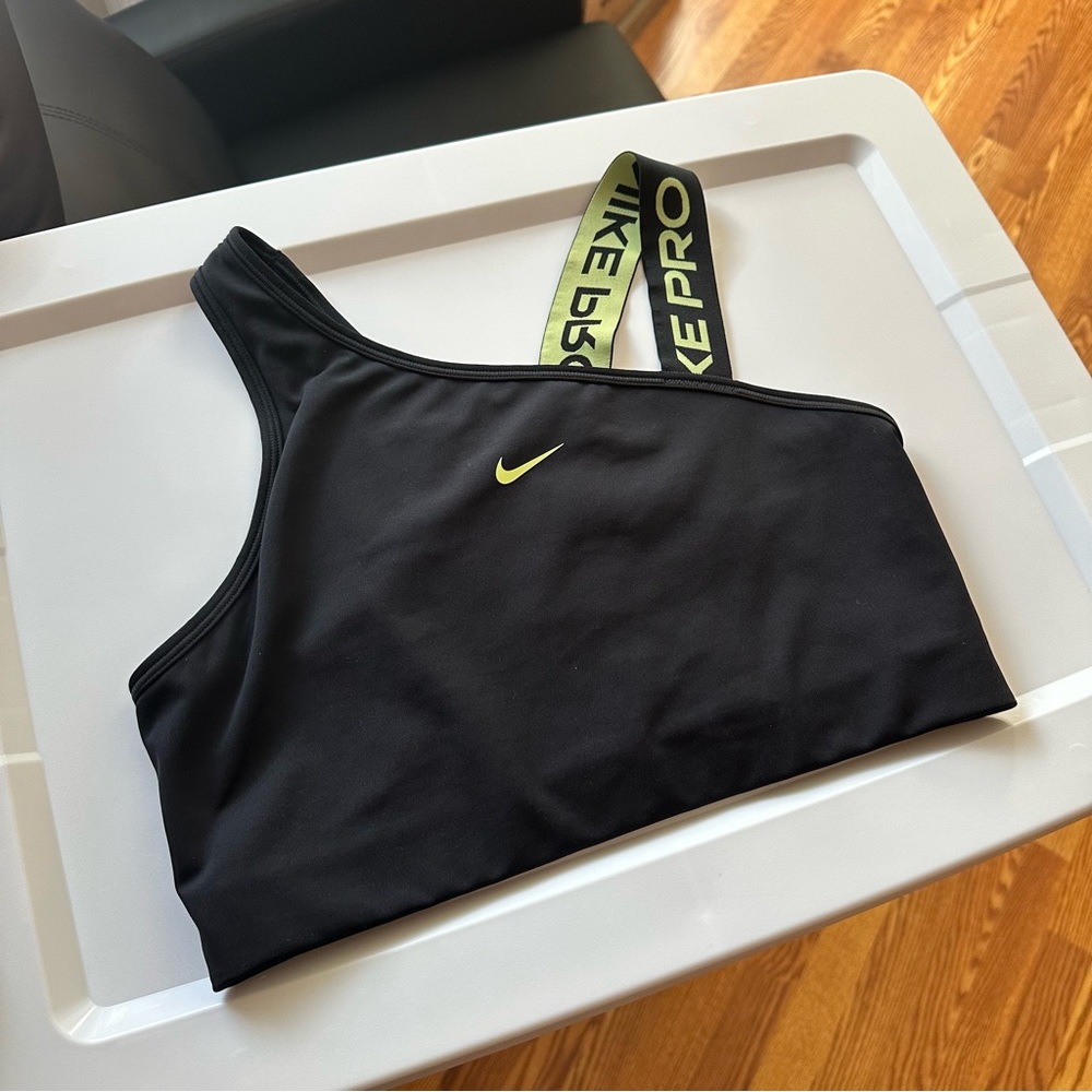 Nike pro swoosh Black and green Sports Bra (L)